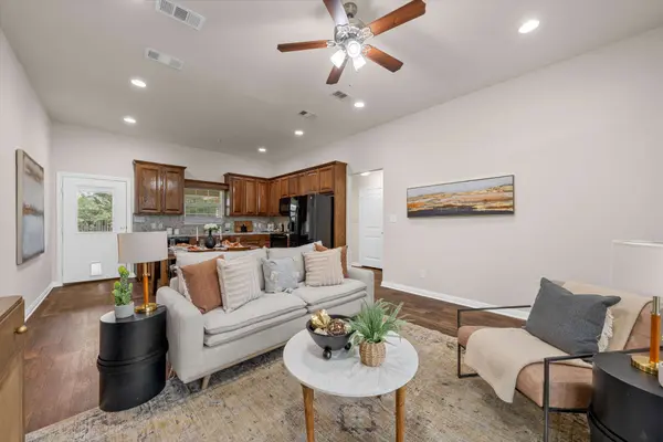 204 Hawk Ridge Ct, Waco, TX 76705
