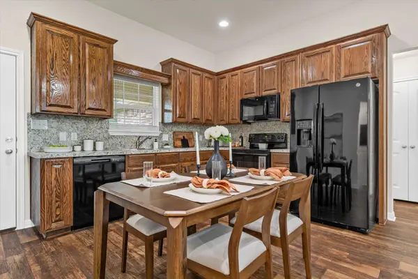 204 Hawk Ridge Ct, Waco, TX 76705