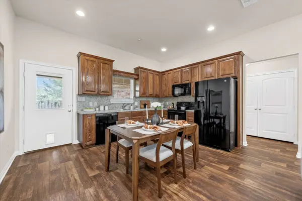 204 Hawk Ridge Ct, Waco, TX 76705