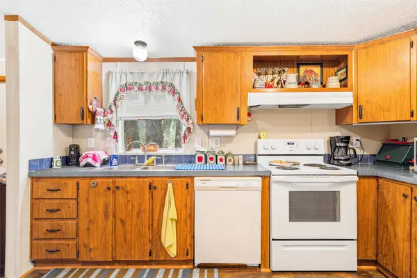 154 HCR #1217, Blum, TX 76627
