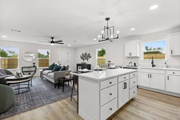516 Paso Fino ST #102, Robinson, TX 76706
