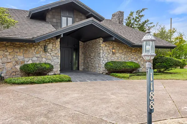 1188 Windwood LN, Woodway, TX 76712