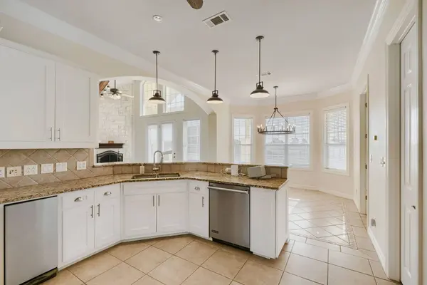 Prado Vista, Elgin, TX 78621