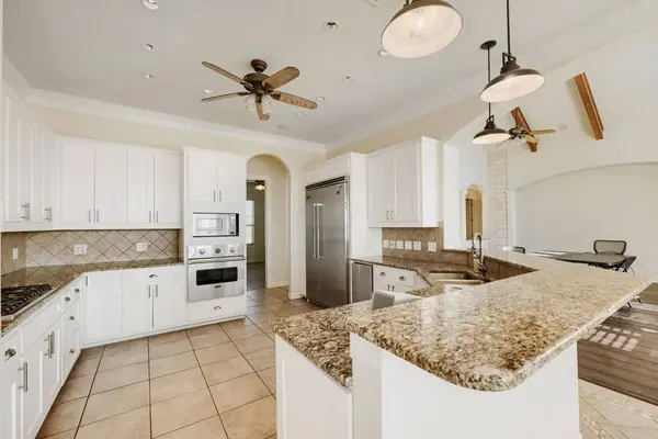 Prado Vista, Elgin, TX 78621