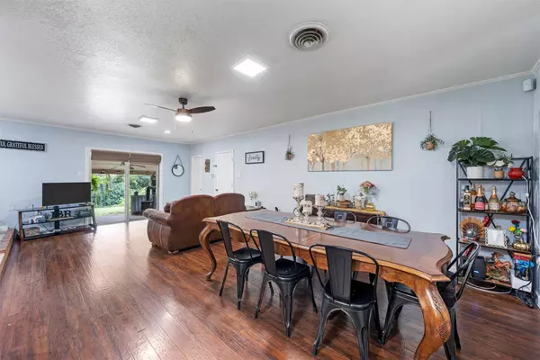 830 Arliss DR, Woodway, TX 76712