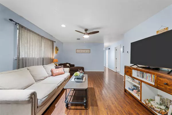 830 Arliss DR, Woodway, TX 76712