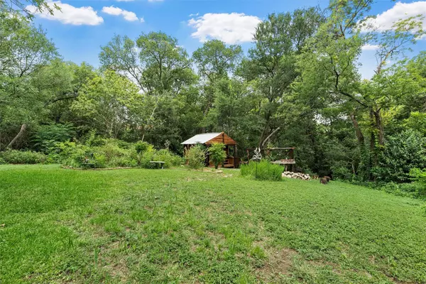 830 Arliss DR, Woodway, TX 76712