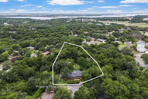 830 Arliss DR, Woodway, TX 76712