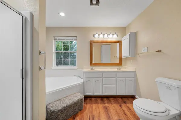 943 Randy DR, Woodway, TX 76712