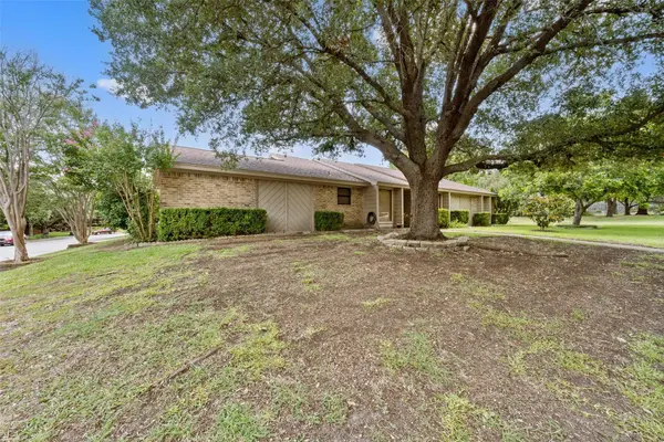 9915 Ramblewood DR, Woodway, TX 76712