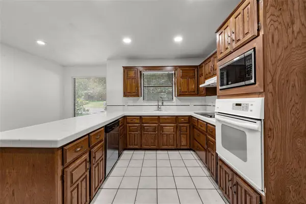 9915 Ramblewood DR, Woodway, TX 76712