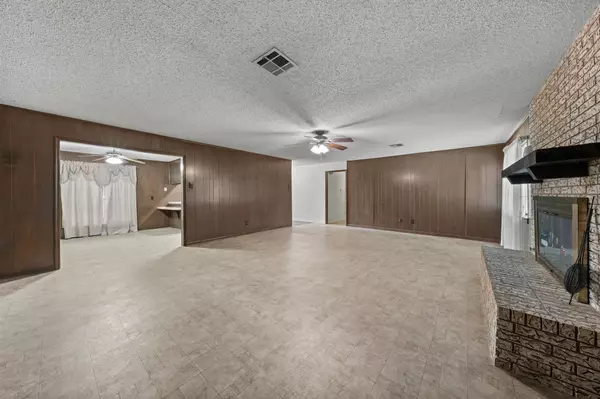 613 N Old Robinson RD, Robinson, TX 76706