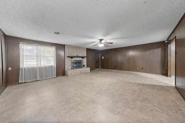 613 N Old Robinson RD, Robinson, TX 76706