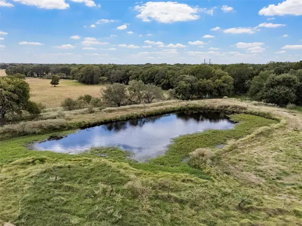 1411 Elm Lake RD, Riesel, TX 76682