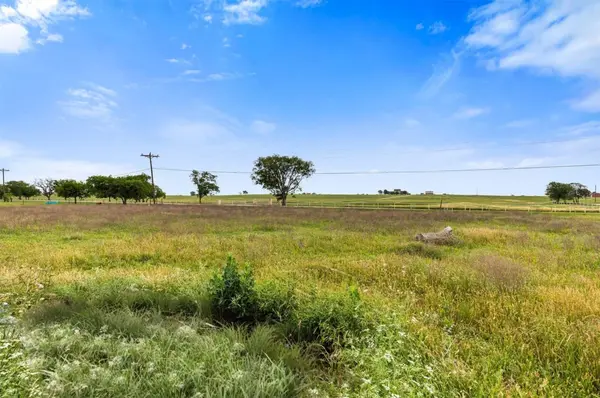 729 Twin Bends RD, Crawford, TX 76638