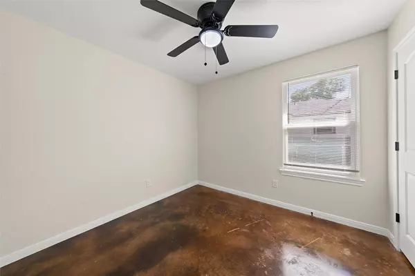 1716 N 12th ST, Waco, TX 76707