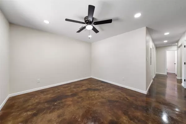 1716 N 12th ST, Waco, TX 76707