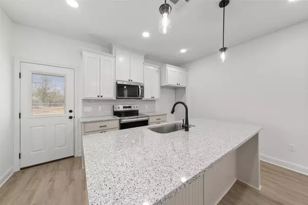 1610 N 6th ST, Waco, TX 76707