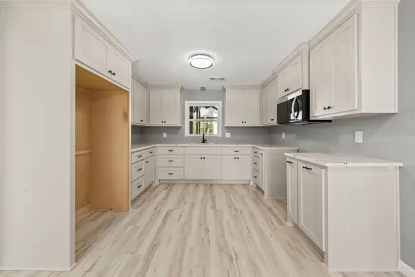 108 E 9th ST, Valley Mills, TX 76689