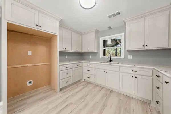 108 E 9th ST, Valley Mills, TX 76689