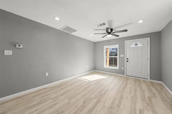 108 E 9th ST, Valley Mills, TX 76689