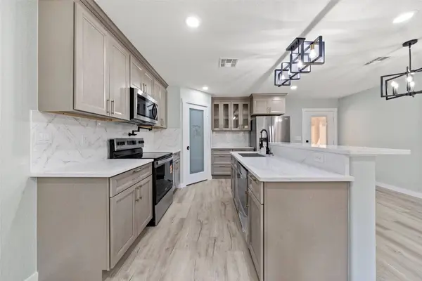 2505 Stewart DR, Waco, TX 76708