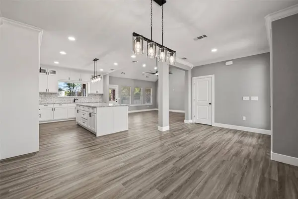 470 Elmwood DR, Woodway, TX 76712