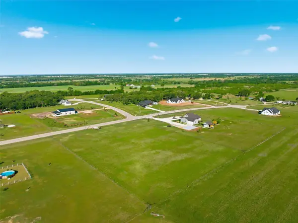 182 Grassey WAY, Elm Mott, TX 76640