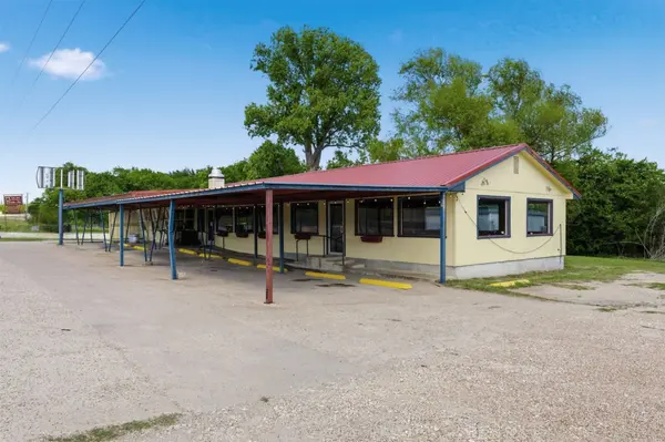 1008 N Bus Hwy 6, Marlin, TX 76661