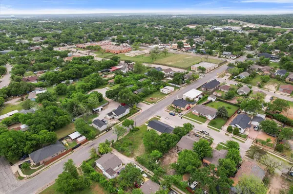 2612 Bishop ST, Fort Worth, TX 76105