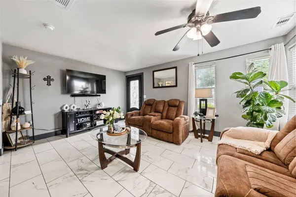 1205 N 17th ST, Waco, TX 76707