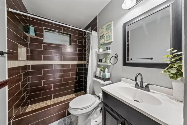 1205 N 17th ST, Waco, TX 76707