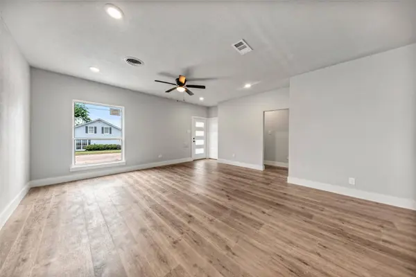 900 N 22nd ST, Waco, TX 76707