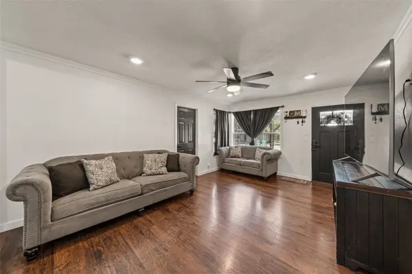121 Austin ST, Mcgregor, TX 76657