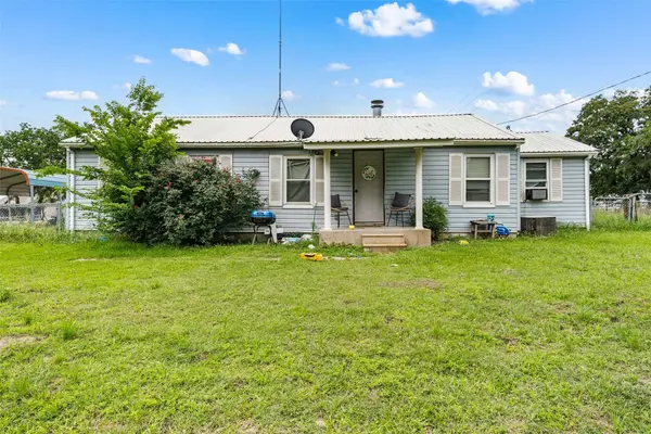 112 Woodlake LN, Axtell, TX 76624