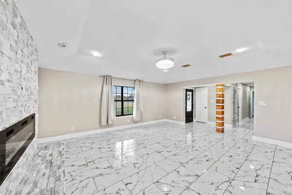 139 Claire Newell LN, Waco, TX 76705