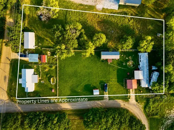 112 Woodlake LN, Axtell, TX 76624