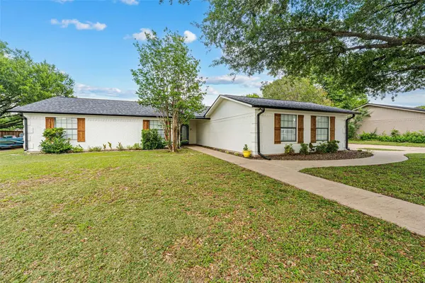 308 Texas AVE, Hewitt, TX 76643