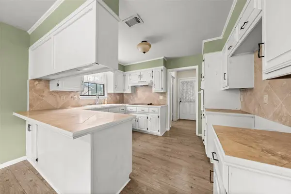 308 Texas AVE, Hewitt, TX 76643