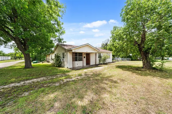 301 N Commerce ST, Mart, TX 76664