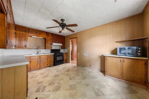 301 N Commerce ST, Mart, TX 76664