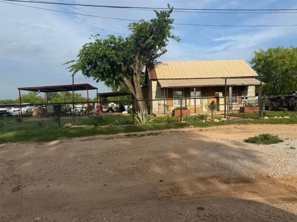 125 Lombard ST, Baird, TX 79504