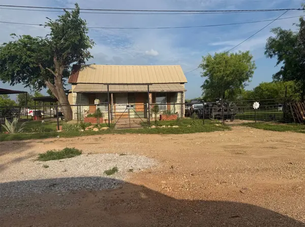 125 Lombard ST, Baird, TX 79504