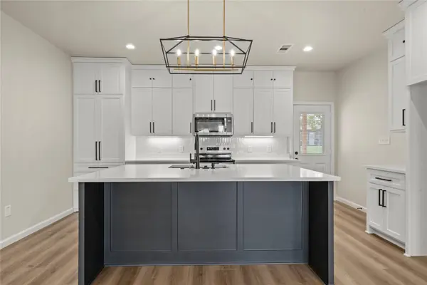 267 Sherwood DR, Woodway, TX 76712