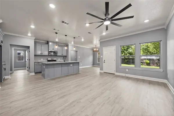 3701 Manor DR, Waco, TX 76706