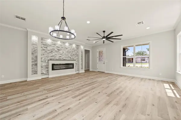 107 N Jena ST, Riesel, TX 76682