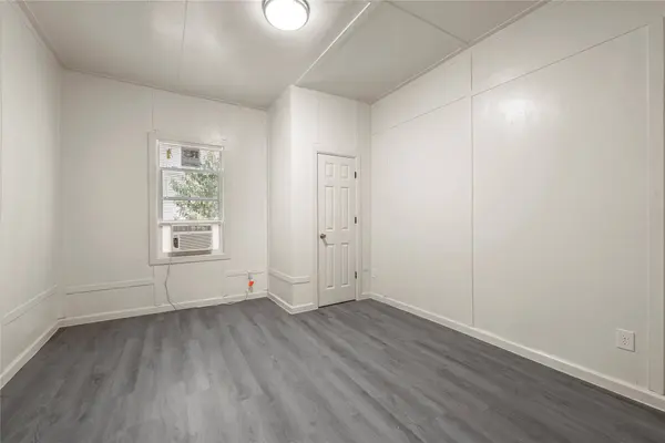 404 Eagle DR, Eddy, TX 76524