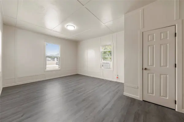 404 Eagle DR, Eddy, TX 76524