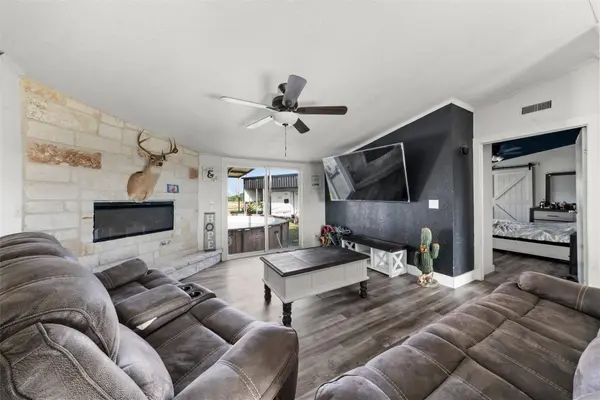 112 County Road 4028a, Chilton, TX 76632