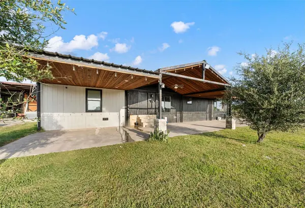 112 County Road 4028a, Chilton, TX 76632